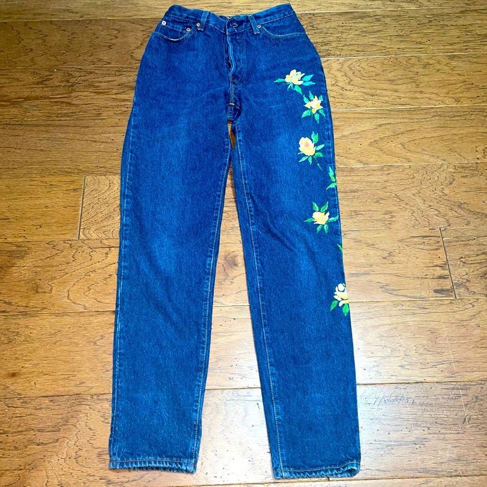 Vintage Levi’s 501 Button Fly Women’s Jeans Red Tab Size 9 - 24x31 -Made in USA